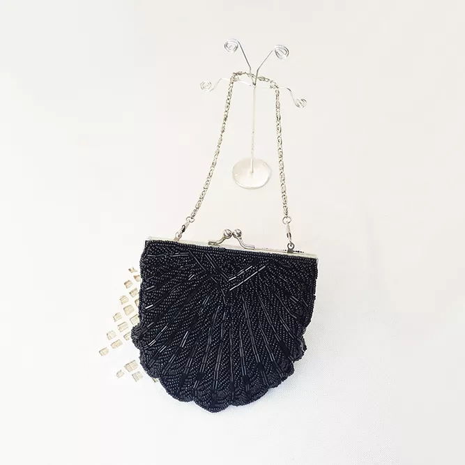 Bolso Joya Forma Concha Negro