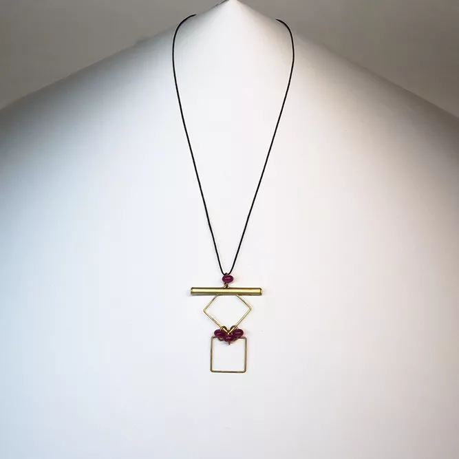 Colgante 4 Granates Seda Negra