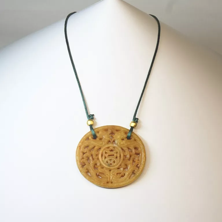 Colgante Jade Ocre Cordón Verde