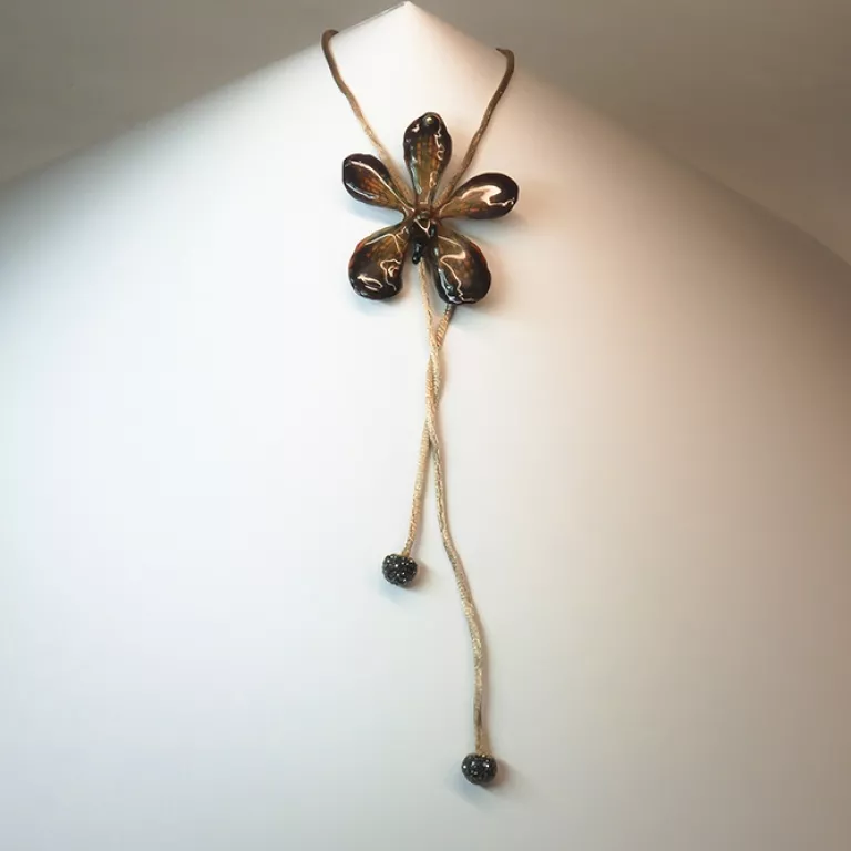 Colgante Plana 5 Pétalos Ocres Hematites