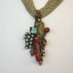 Collares y colgantes de Bronce y piedras semipreciosas