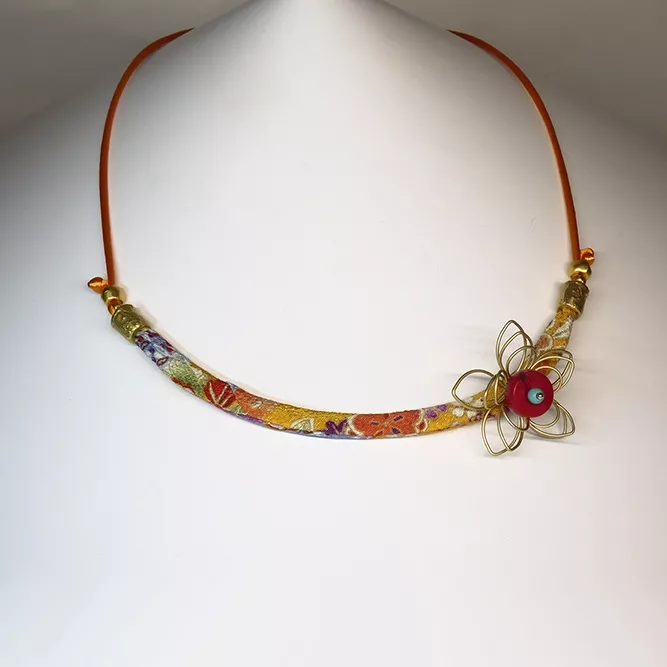 Collar Fondo Naranja Cordón Naranja