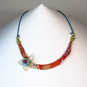 Collar Fondo Rojo Cordón Turquesa