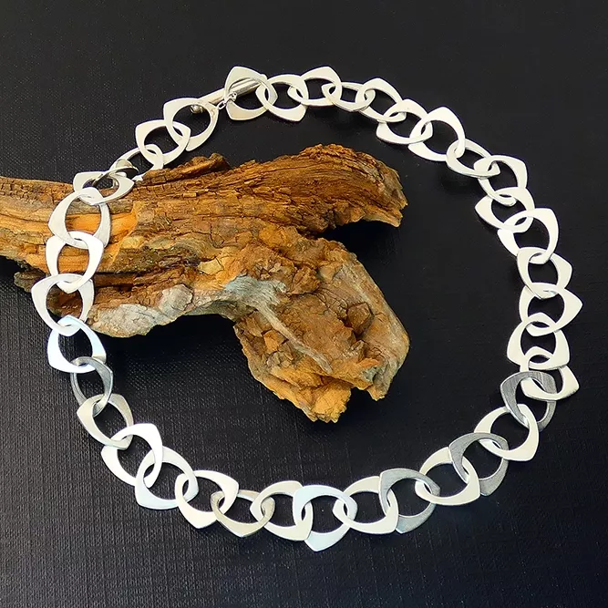 Collar Gargantilla Plata Triángulo Plano
