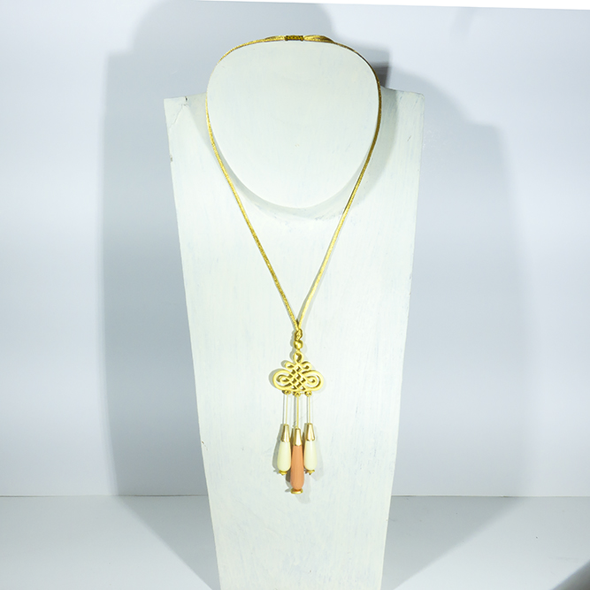 Collar Modernista Lagrimas Jade Salmón y Crema