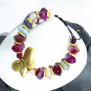 Pulsera Mariposa Dorada Mate con ágatas garantes ,azules y grises.